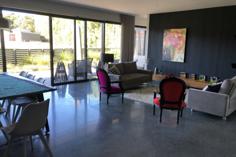 Under Floor Heating with Polished concrete floor: seamless and luxurious floor surface for Happy living